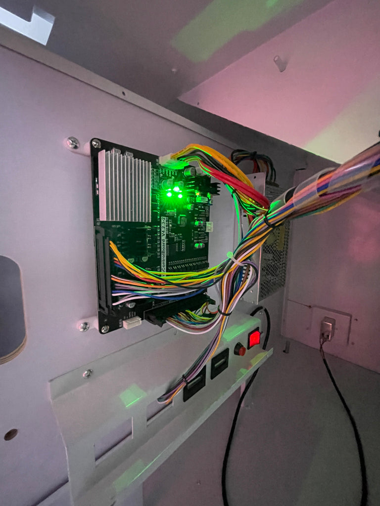 Key Master 15 Holes Grid Arcade Machine